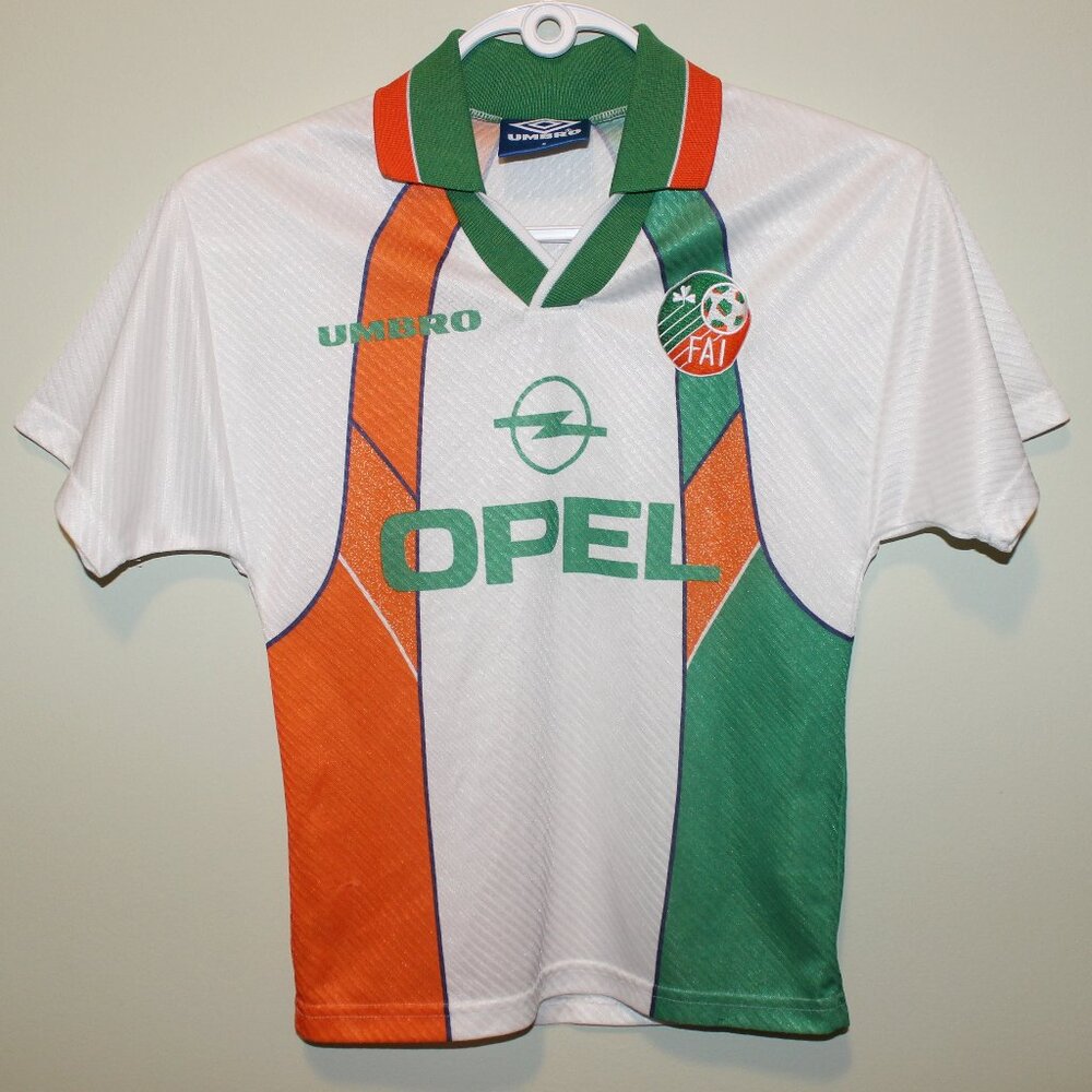 3/$188- Republic of Ireland 1994-96 away shirt Umbro Size Kids EU 8 Boys 66-71cm